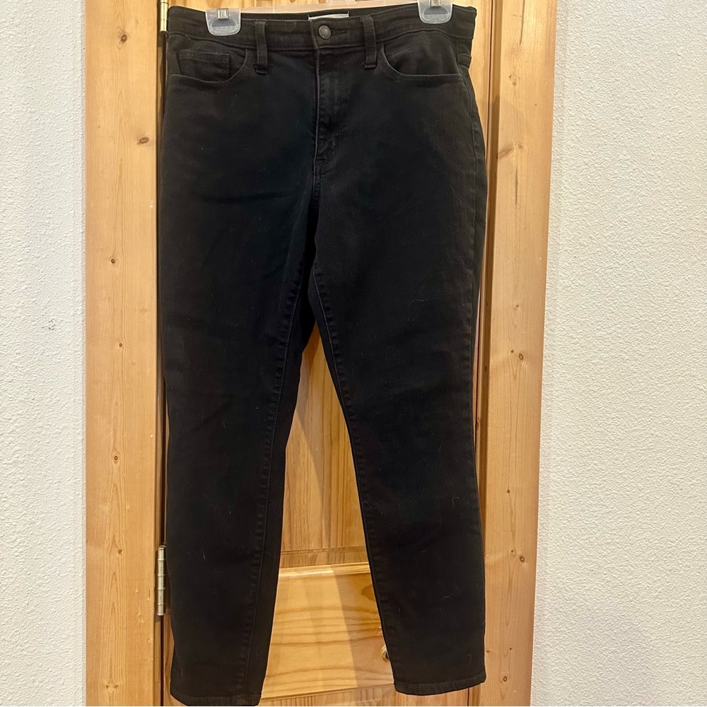 Universal Thread Black High Rise Skinny Jeans 10/30 Short